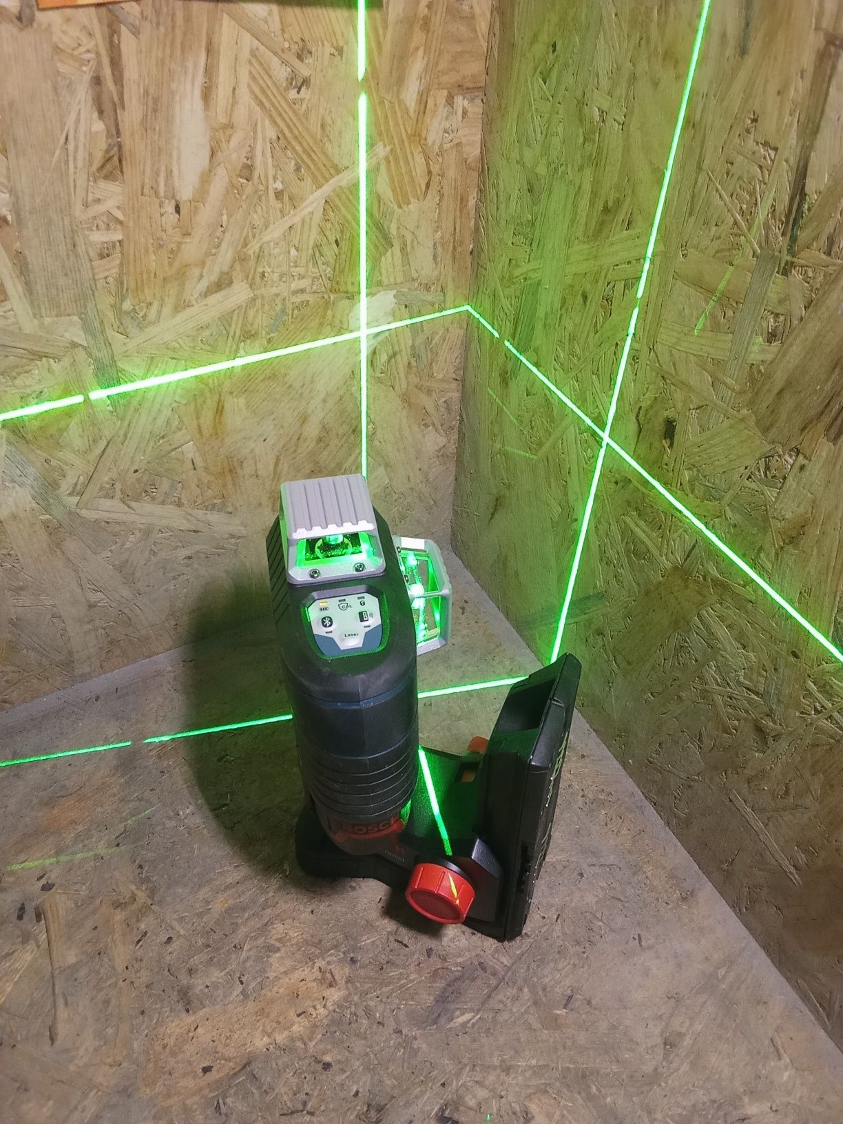 Laser Bosch gll3-80cg nowykrzyżowy liniowy 3d zielony