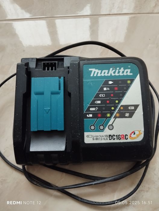 Підзарядне для акумуляторної батареї мокіта