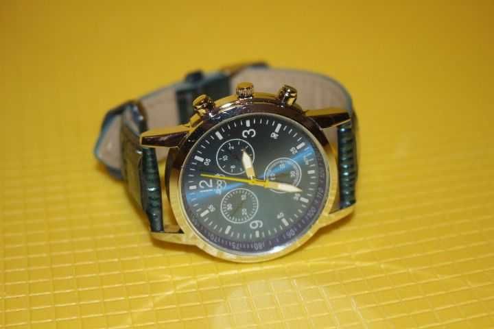 кварцовий наручний чоловічий годинник наручные мужские кварцевые часы