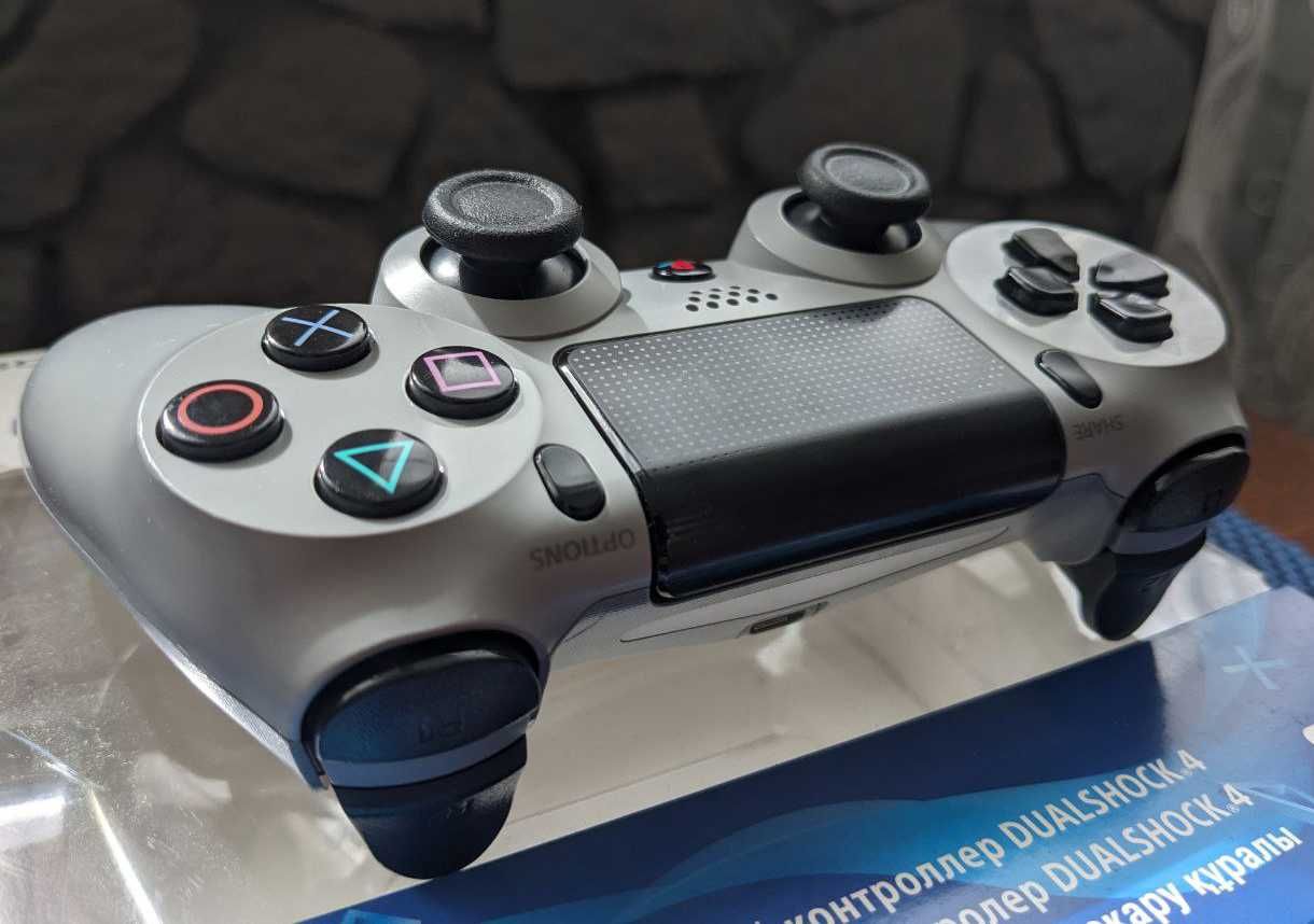 Dualshock 4 20th anniversary edition оригінал