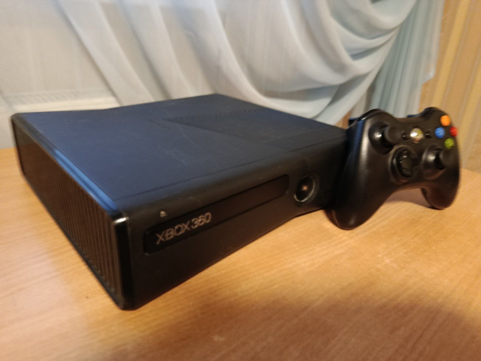 Xbox 360 Slim НЕ ПРОШИТА на 250 гігабайти без ігор!!!