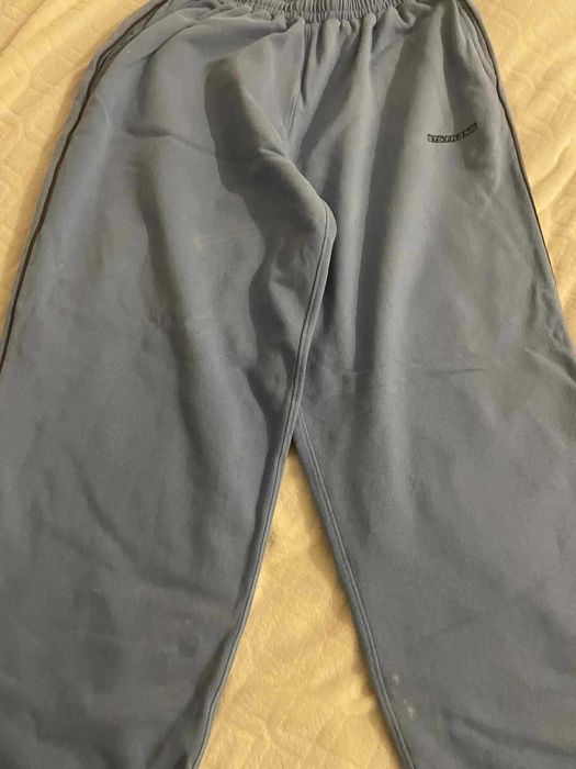 zestaw ubrań markek takich jak holliester, Urban Outfitters, GAP