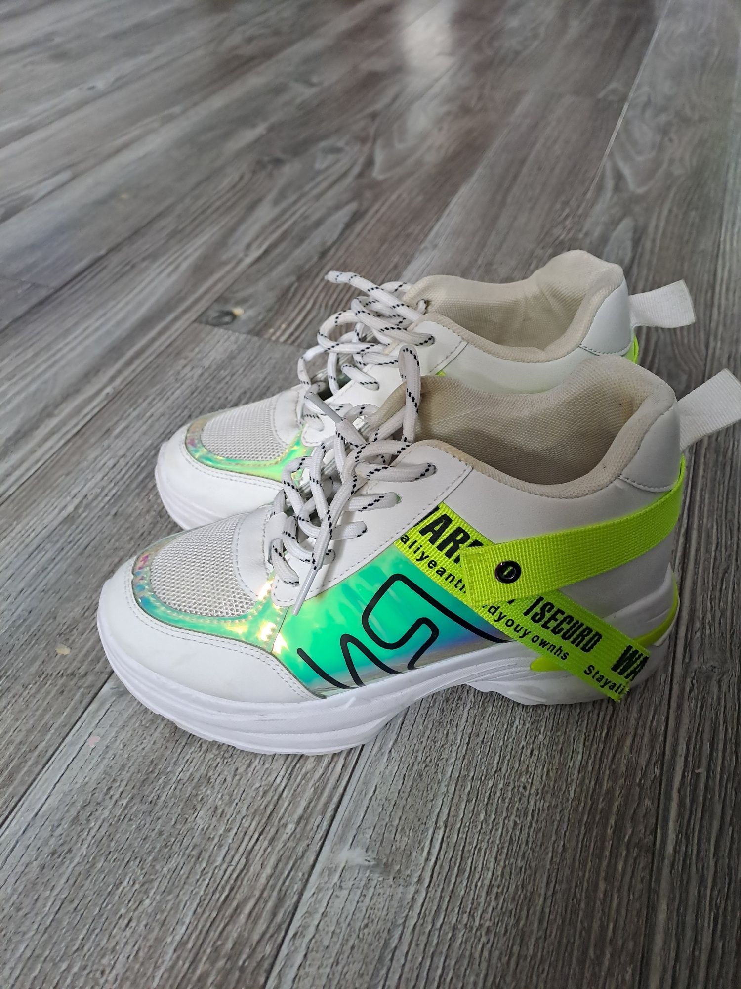 Sportowe sneakersy damskie r 37