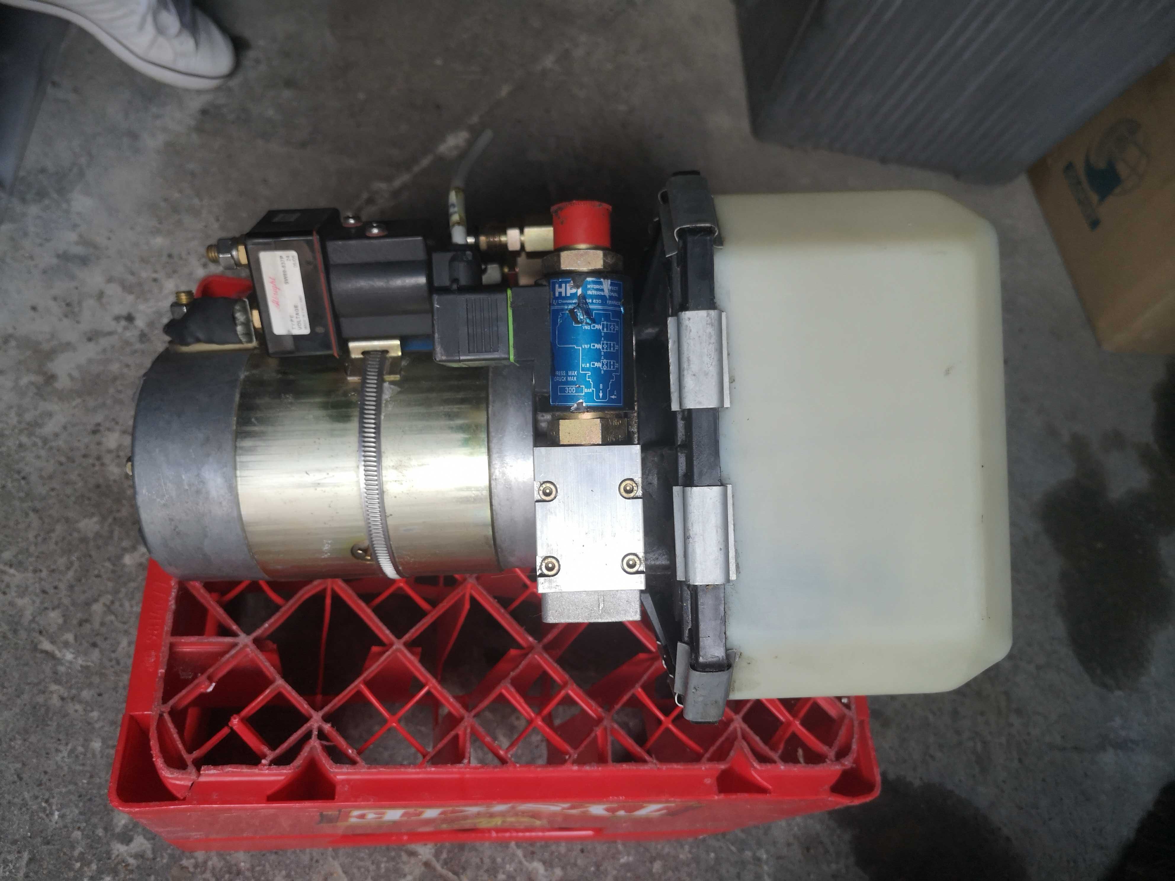 Pompa hydrauliczna, agregat 24V 1,5kW 300 bar zbiornik na olej 3,5L
