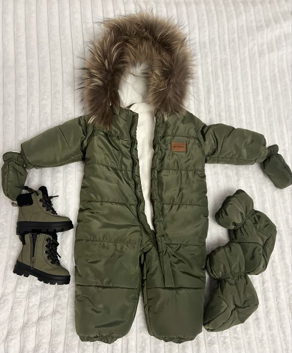 Продам дитячий комбінзон і сапожки