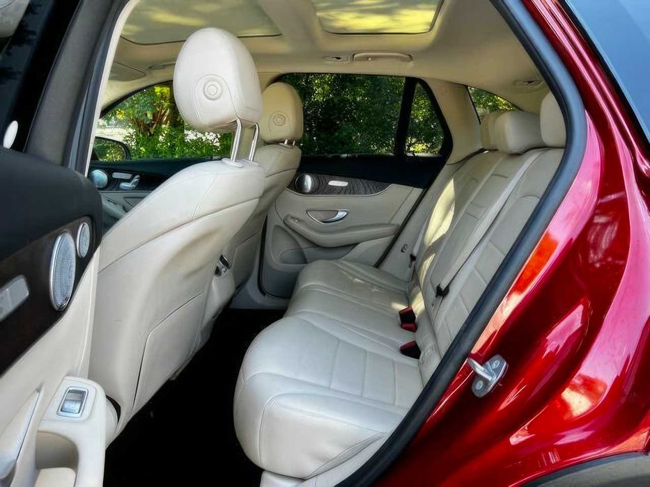 Mercedes-Benz C-Class      2018