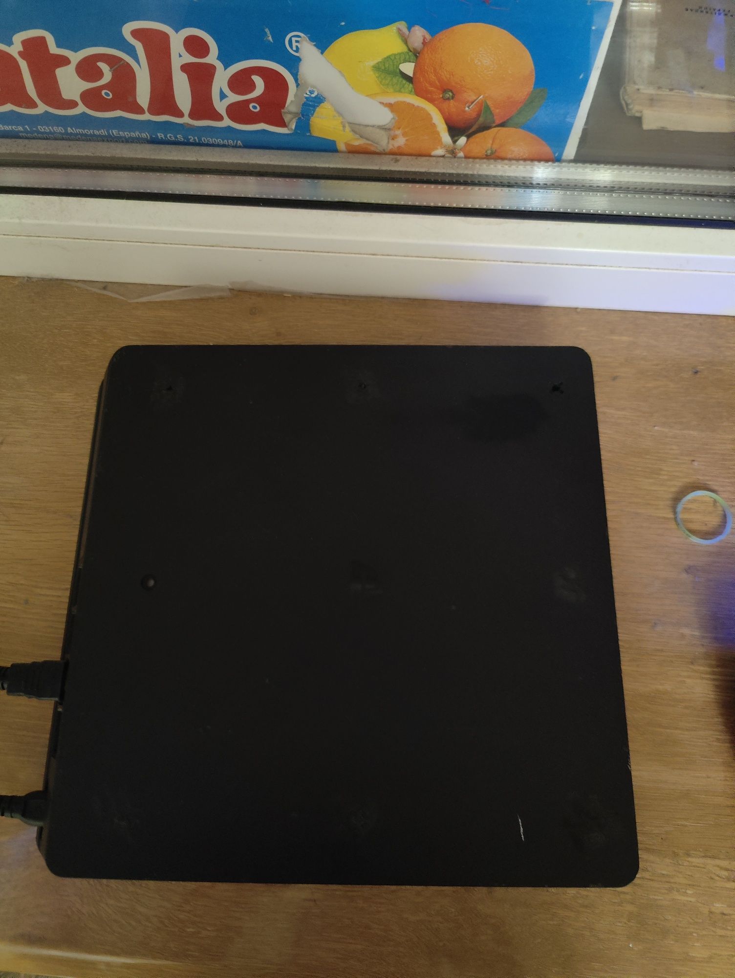 PS4 Slim 1 ТБ + 2 джойстики + ігри