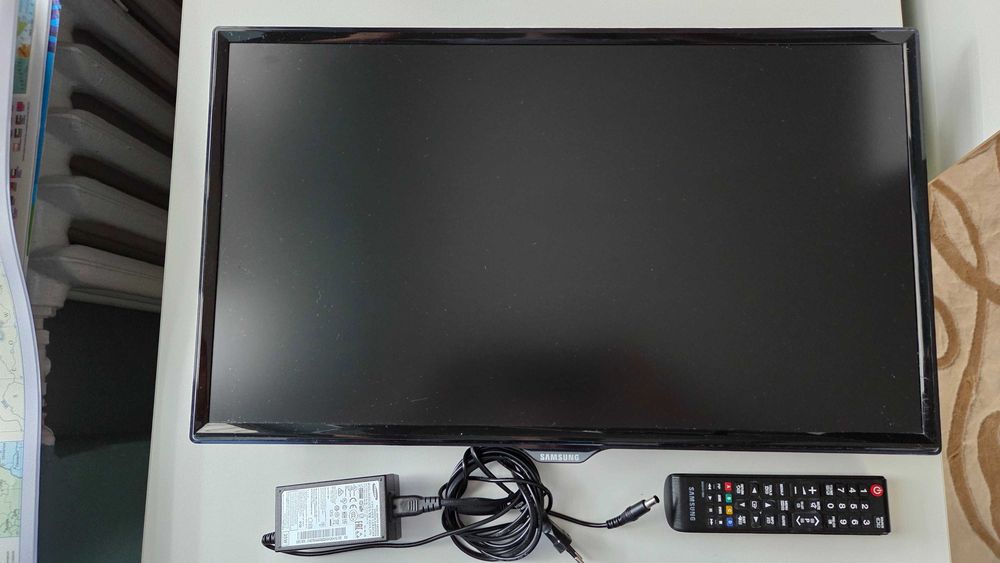 Monitor SAMSUNG 24" T24E390EW