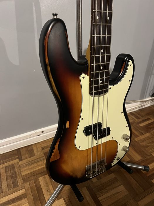 Baixo precision vintage Icon series v4