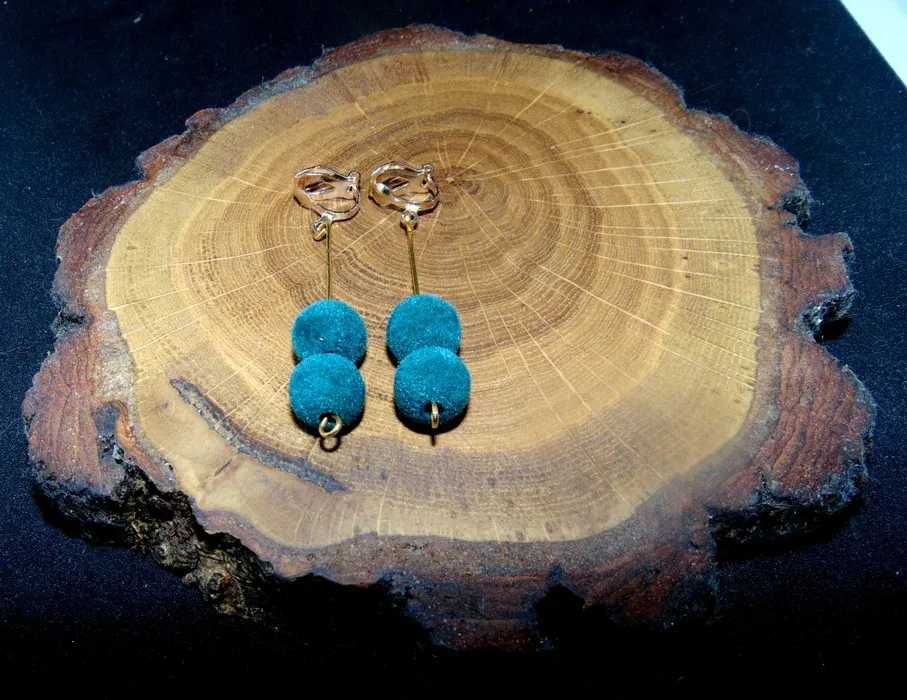 Seledynowe kulki klipsy wiszace