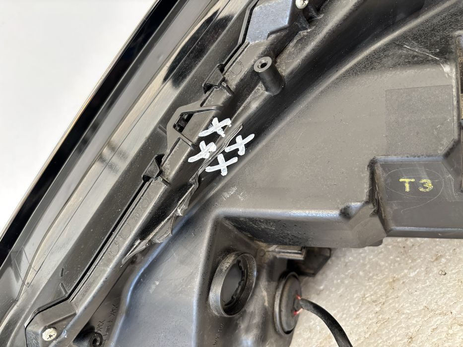 Lexus UX lampa prawy przód prawa przednia EU