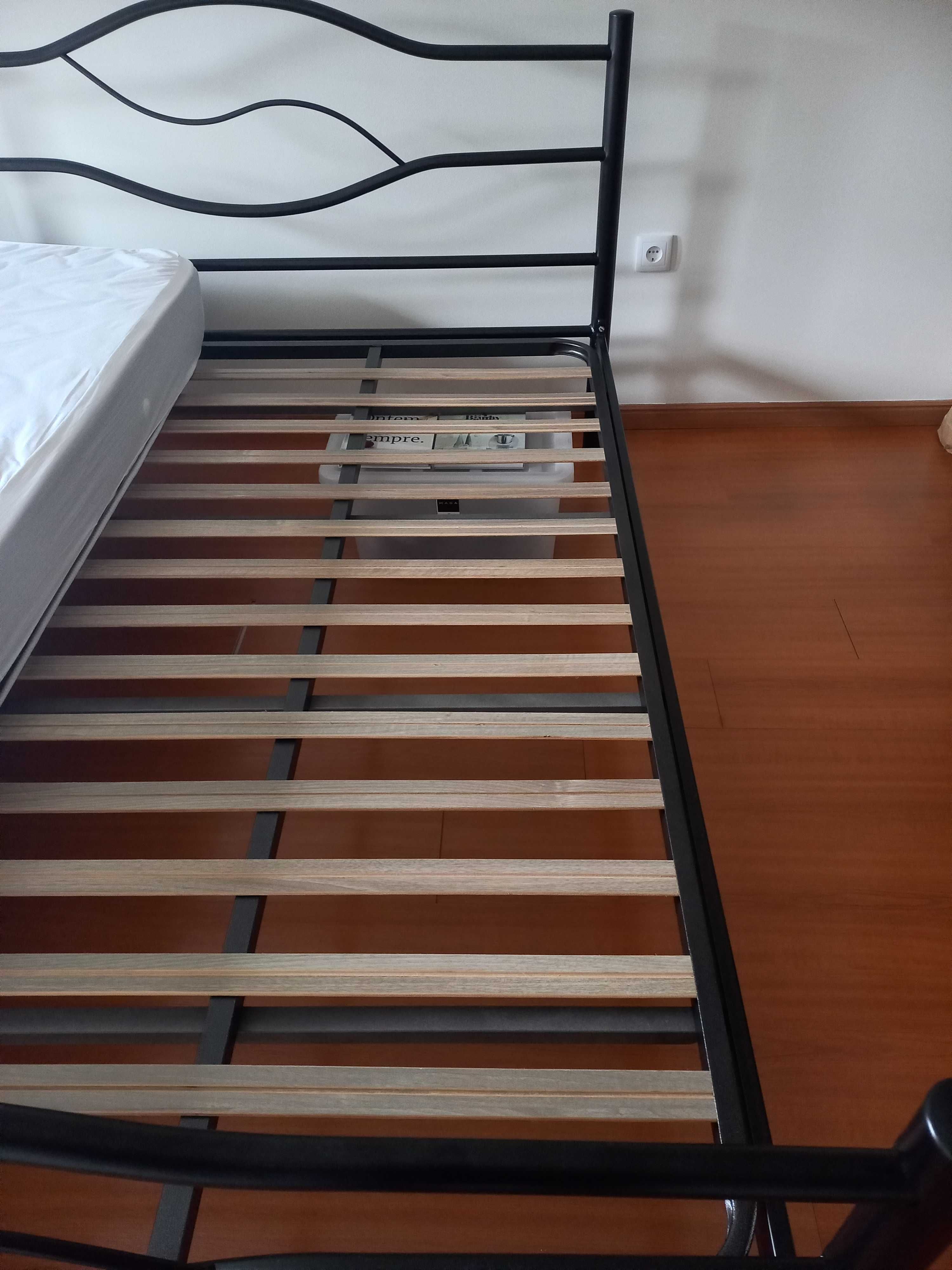 Cama de casal alumínio