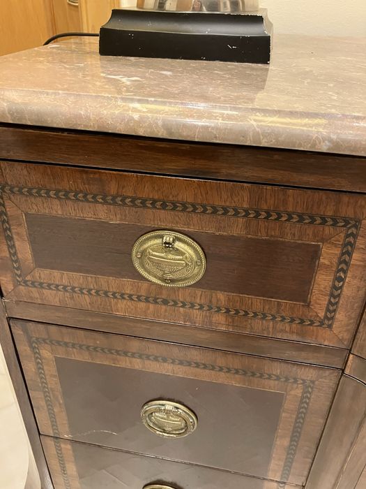 Cómoda antiga para recuperar