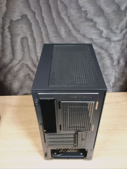 Комп'ютерний корпус MSi