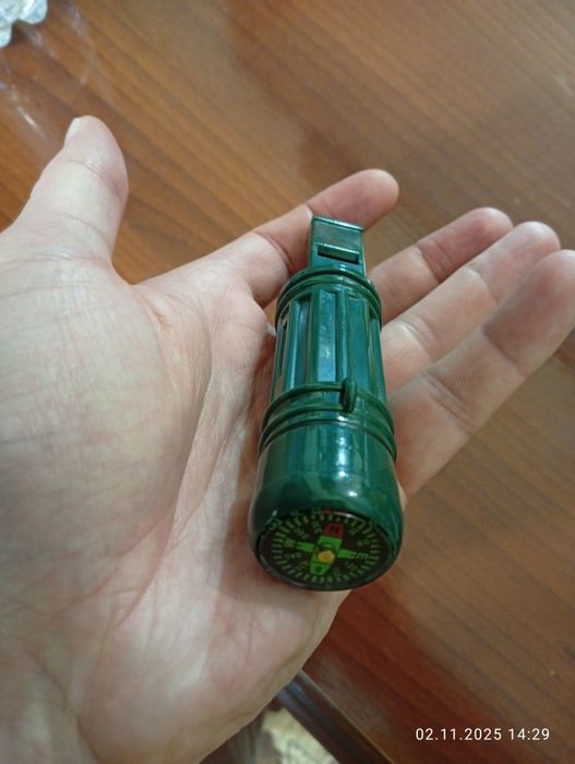 Свисток - контейнер герметичний для екстрених ситуацій