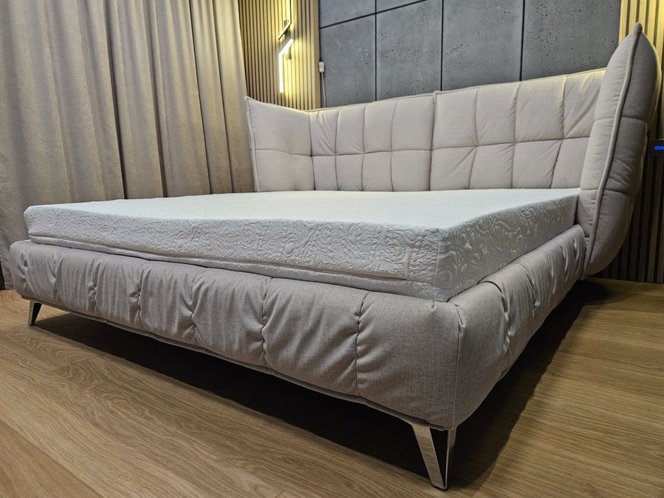 Ліжко двоспальне . Кровать.