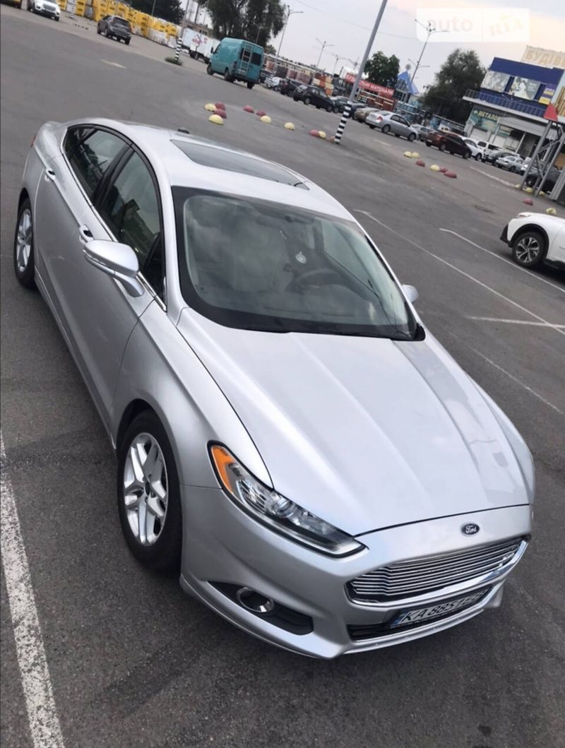 Ford Fusion se 2.5 бензин 2015