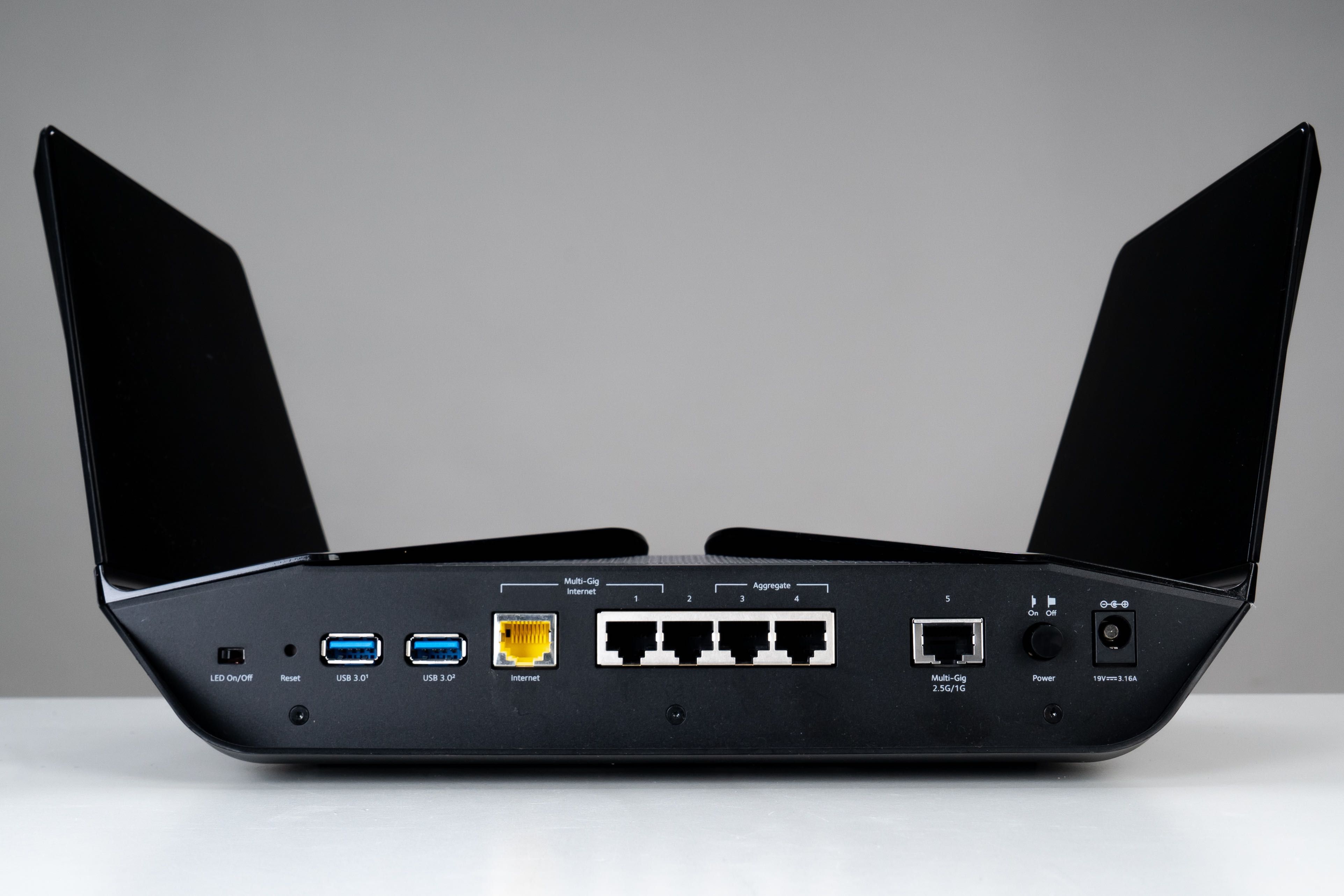 Роутер Netgear RAXE500 Nighthawk AXE11000 WiFi 6E/3 міс/SiliconFox