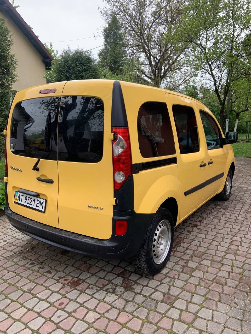 Продам Renault  Kangoo. 
Авто в рідній фарбі, ні ра