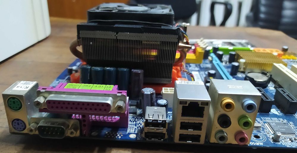 Комплект Gigabyte GA-M52S-S3P, AMD Phenom II X4 840, 2 ГБ