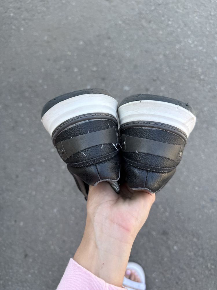 Skechers кроссовки оригинал 43 размер черные кожаные