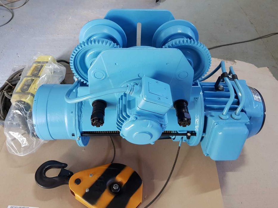 Тельфер Болгарія в.п. 0,5 тн. 6-12 метрів.