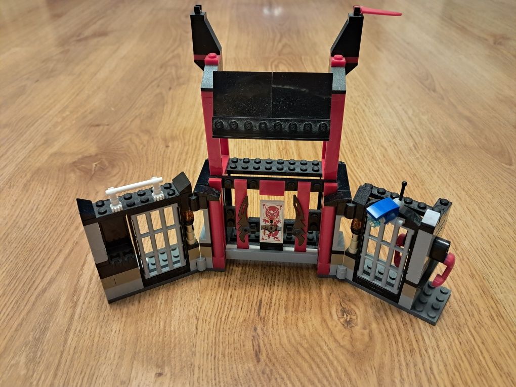 Lego Ninjago więzienie (sam budynek, bez figurek i akcesoriów)