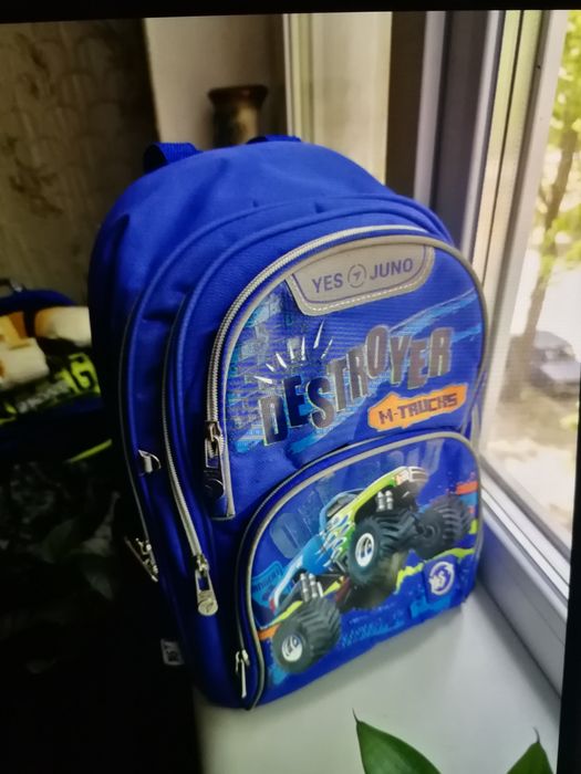 Продам школьный рюкзак