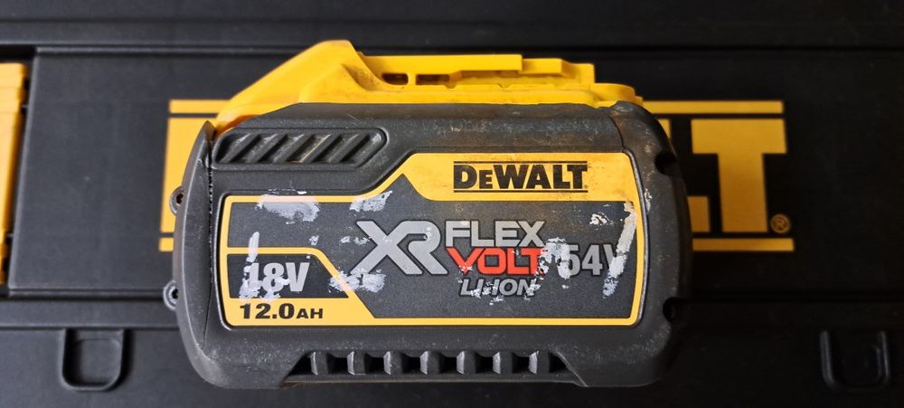 Dewalt 12 ah akumulator (uszkodzony)