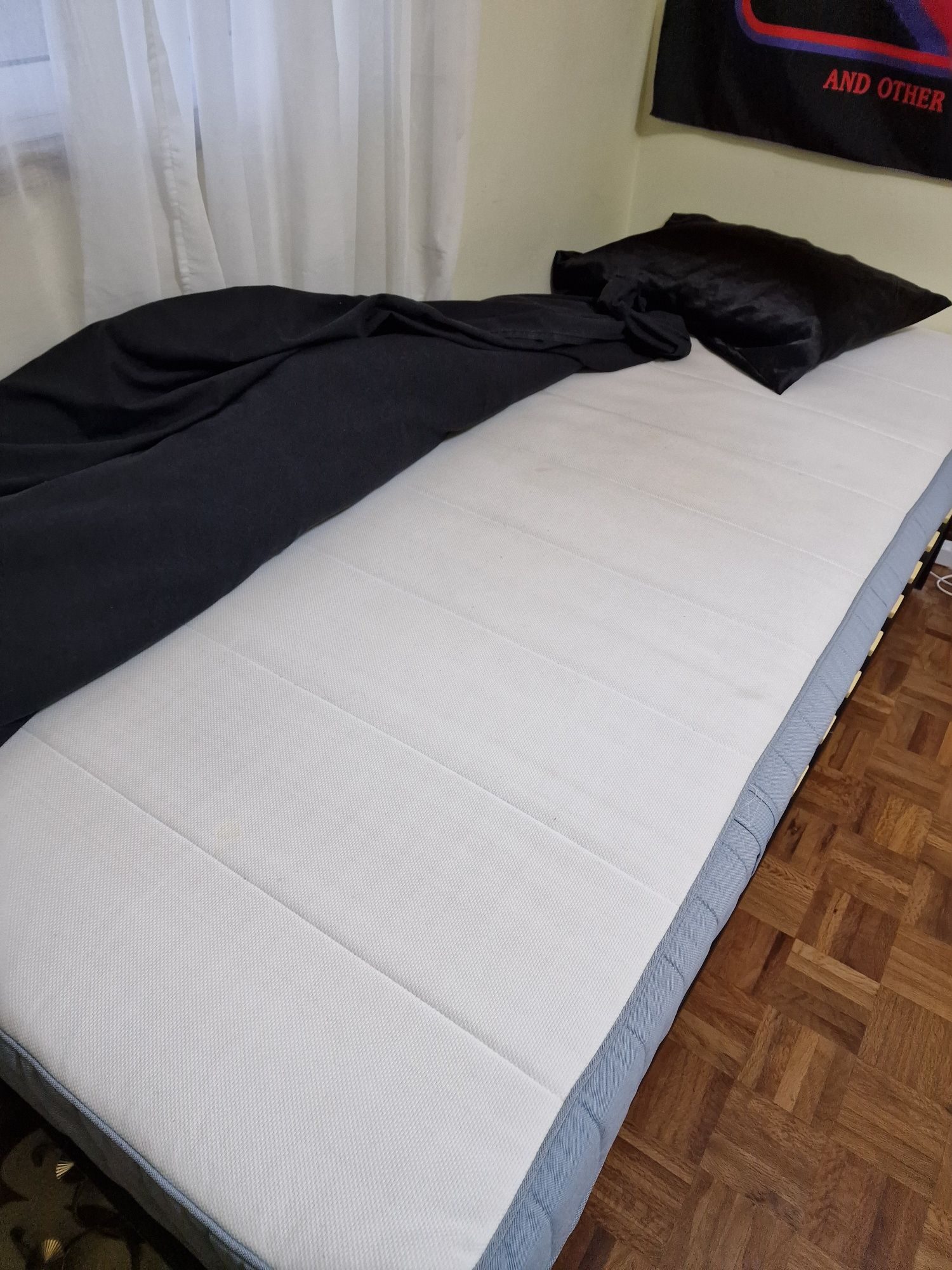 Cama com colchão IKEA 90x200cm