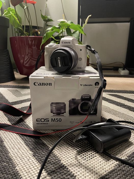 Фотоапарат Canon M50 білий