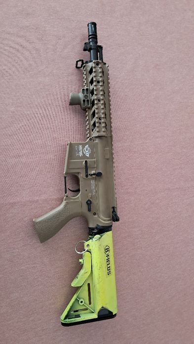 Réplica de airsoft M4 cm16