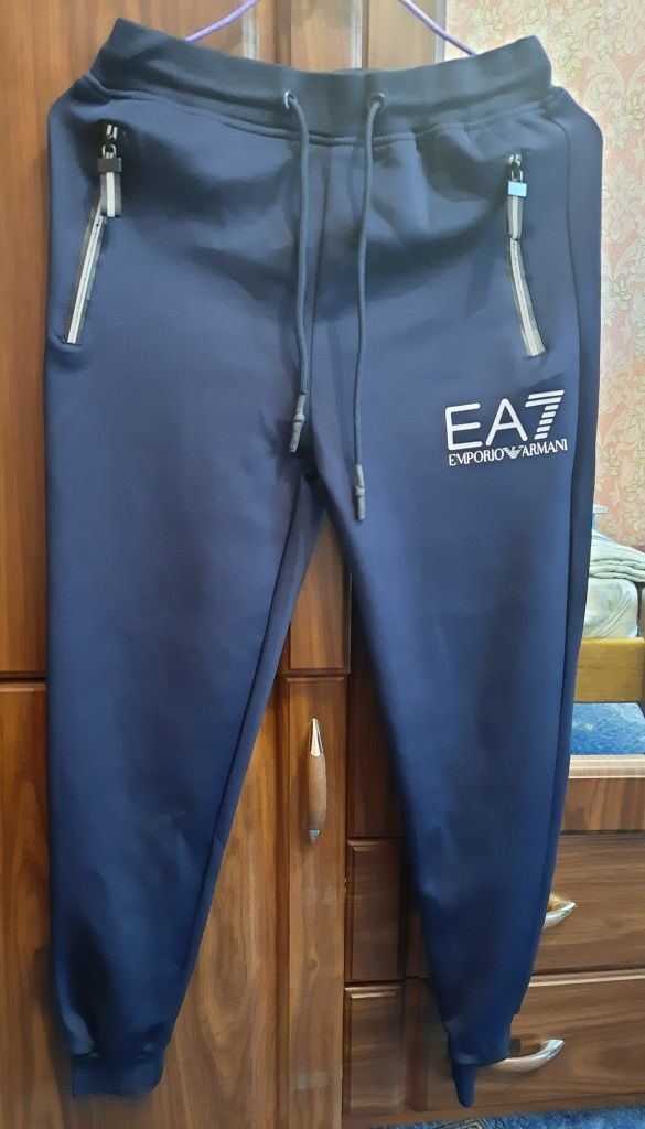 Продам спортивний костюм