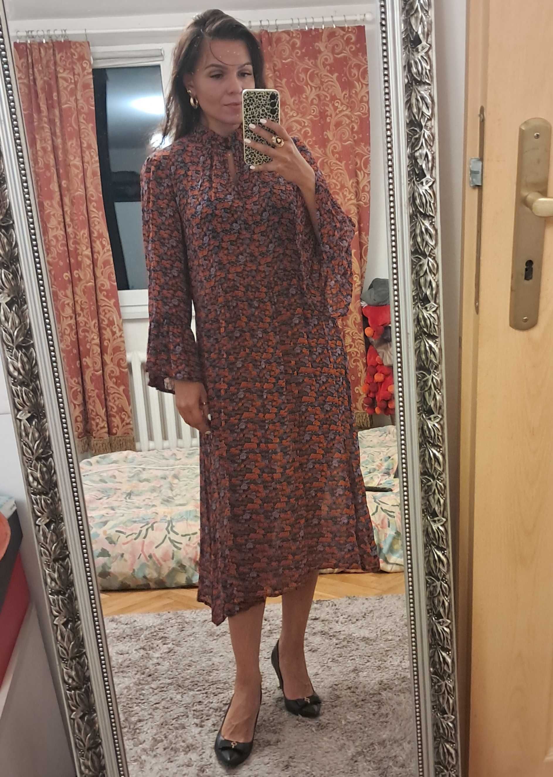 Letnia sukienka w kwiaty Gestuz rozm. L