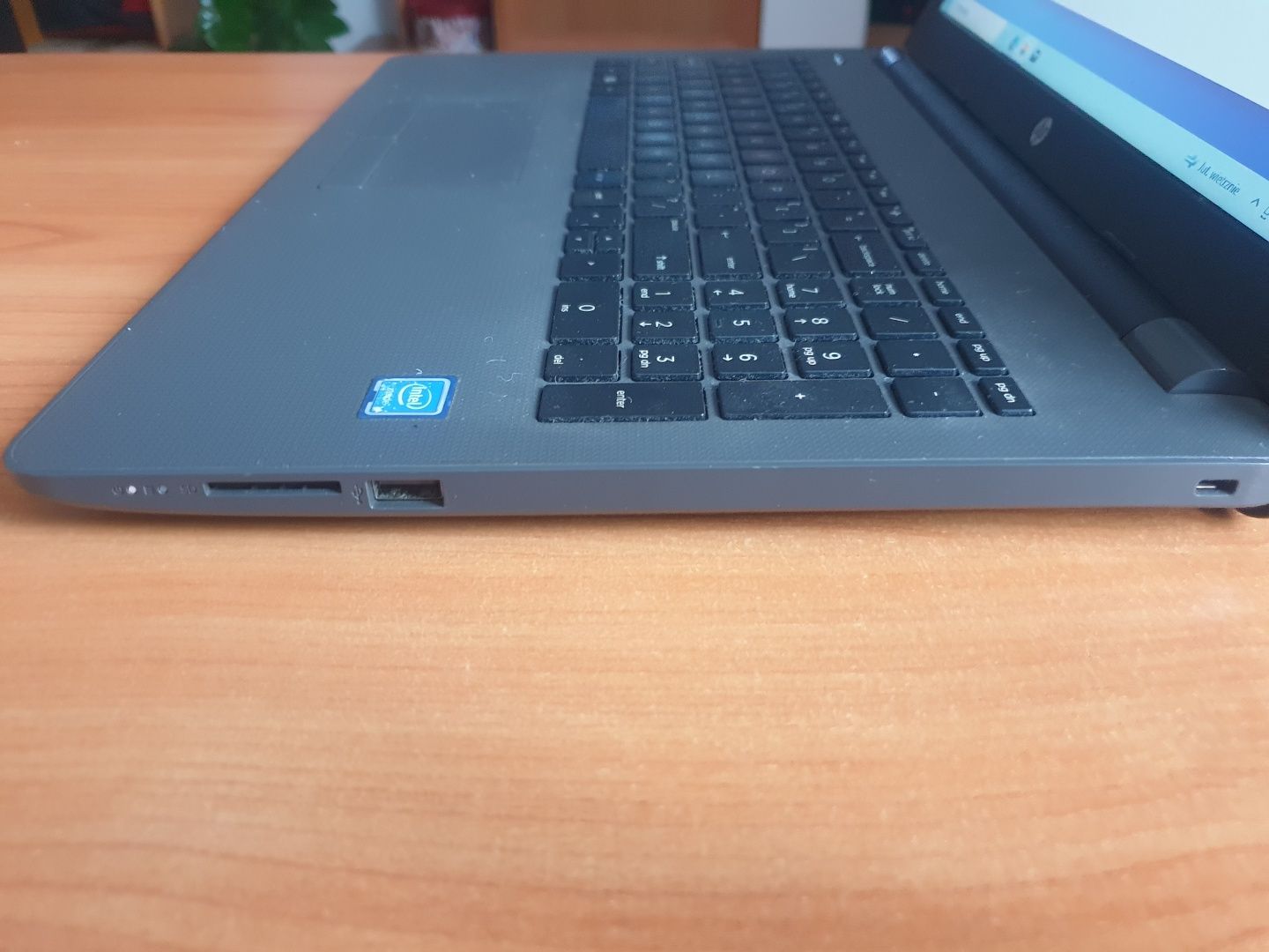 Laptop HP 250 G6