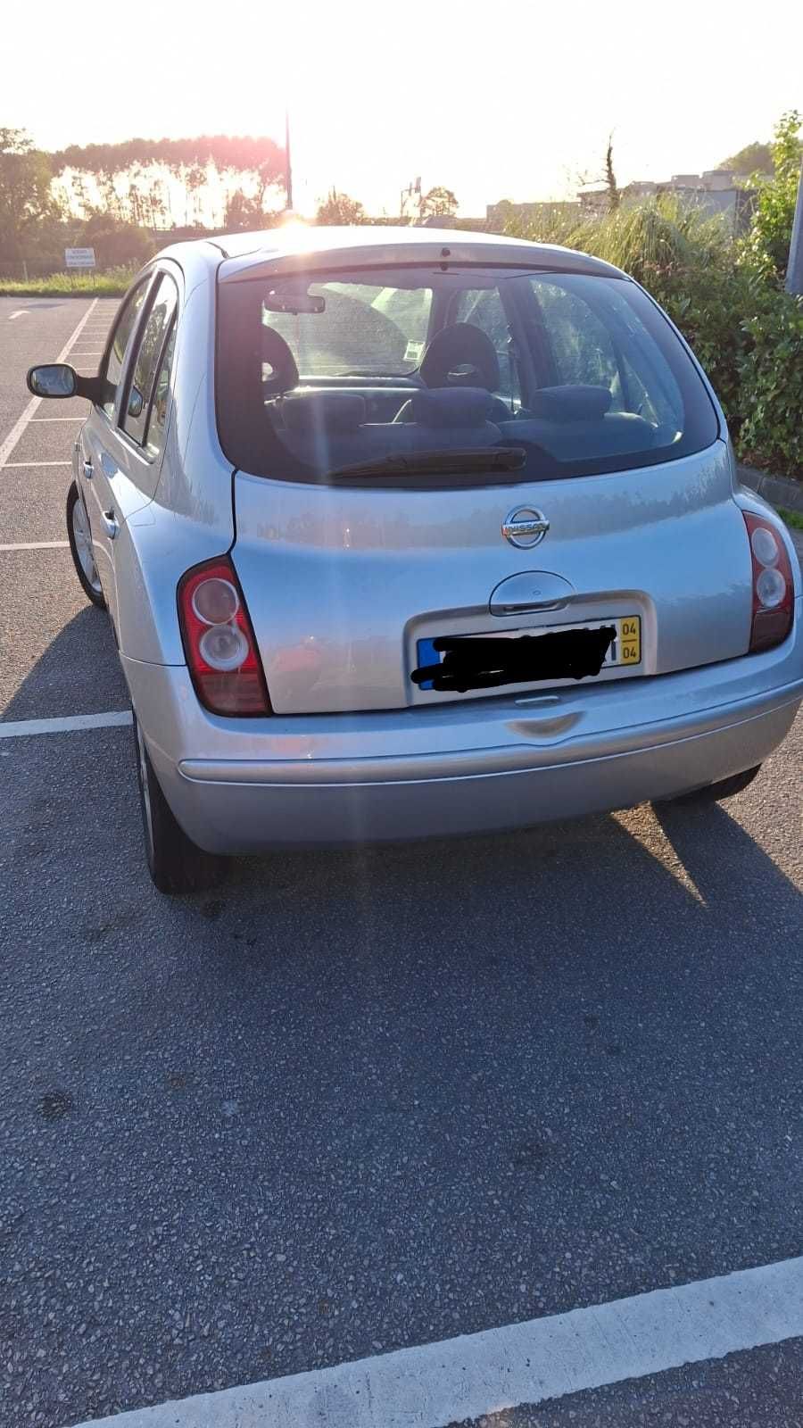 Carro citadino com embraiagem nova