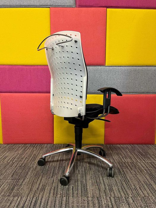 Fotel biurowy Sitag Reality | Super Stan, wieszak na marynarkę