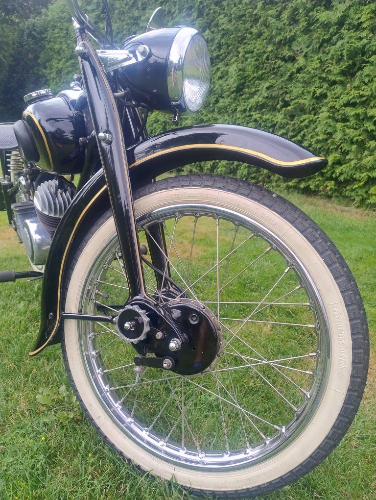 Motocykl Adler M100