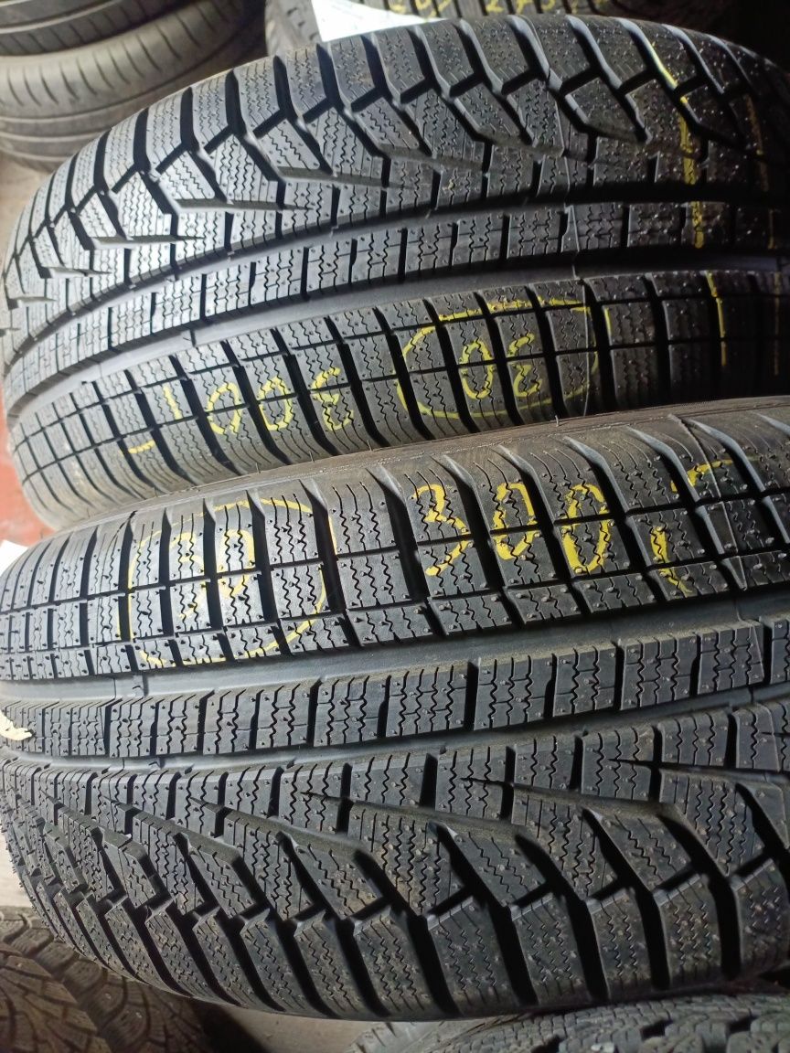 Nowe opony zimowe 235/60/16 Hankook 2 sztuki 2022r