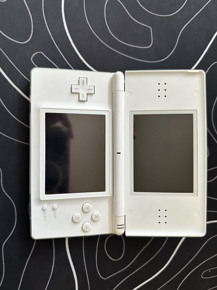Ігрова приставка Nintendo DS