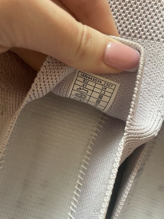 Продам жіноче взуття