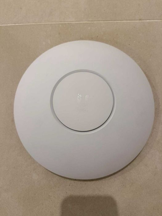 Ponto de acesso WiFi Ubiquiti UniFi U6-LR