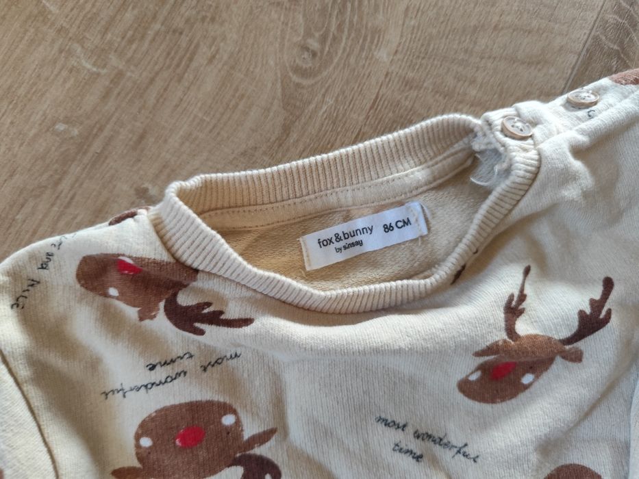 Świąteczna bluza w reniferki