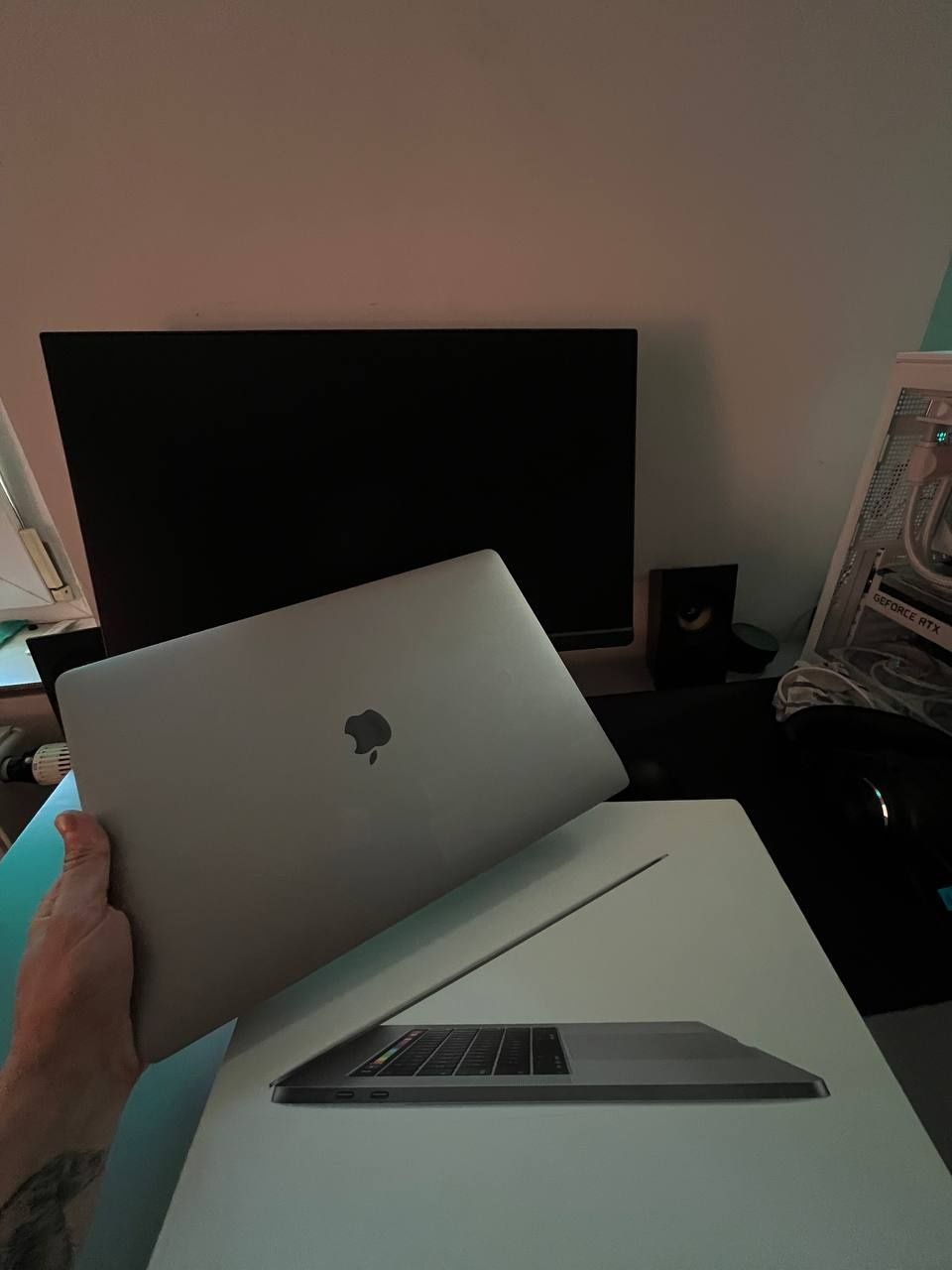 MacBook Pro 15 inch Touch Bar | i7 | 16 RAM Okazja !!!