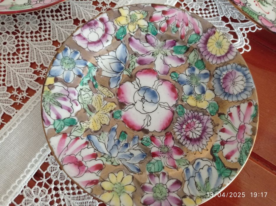 Conjunto peças decorativas em porcelana,