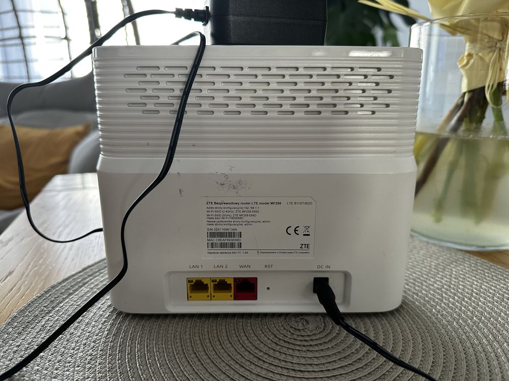 Bezprzewodowy router LTE ZTM zestaw z modemem