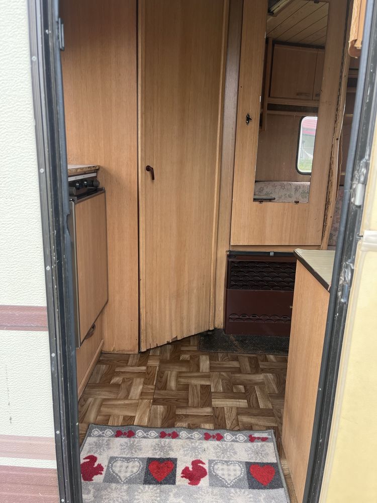 Sprzedam przyczepe kempingową