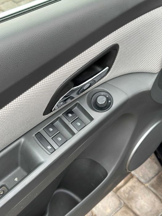 Продам Chevrolet Cruze 2010 рік можлива розстрочка,кредит,обмін!