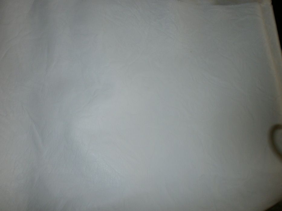 Белый кожзам. Материал для оббивки, перетяжки салона, мебели