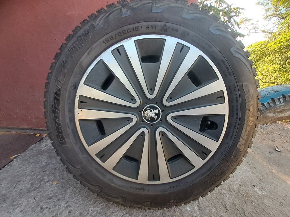 Продам зимнюю резину R15 195/65  комплект